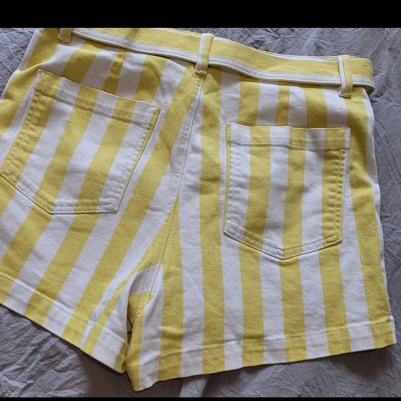GAP womens size 12 tall, High Rise Yellow stripe short - Picture 4 of 11
